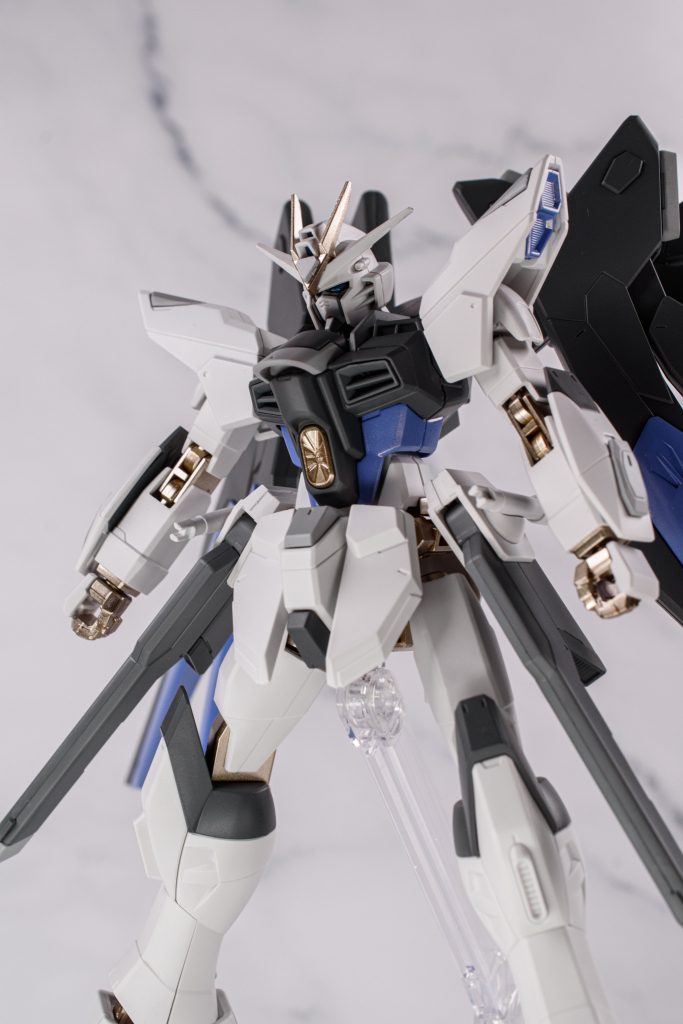 実はHGを全塗装したのは、実に1年ぶりのことでした笑このキットは訳あって時間がかかっちゃいましたが、サクッと塗装しようと思えば1週間あれば終わりそうなので今後はどんどん作っていきたいです！&nbsp;現在はキルケーの魔女を視聴して、その影響でHGメッサーF01型を制作しております！今月中には完成させたいと思っておりますのでこまでご覧いただきまして有難うございました！🙇‍♂️