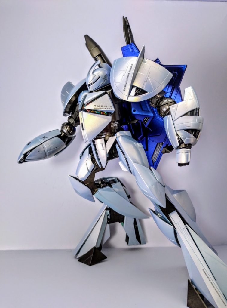 足のデザインも面白い