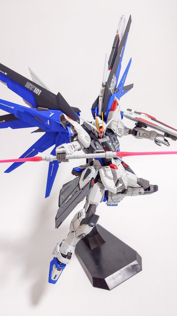 MG 1/100 フリーダムガンダム2.0–4枚目/制作者：@tadopi_