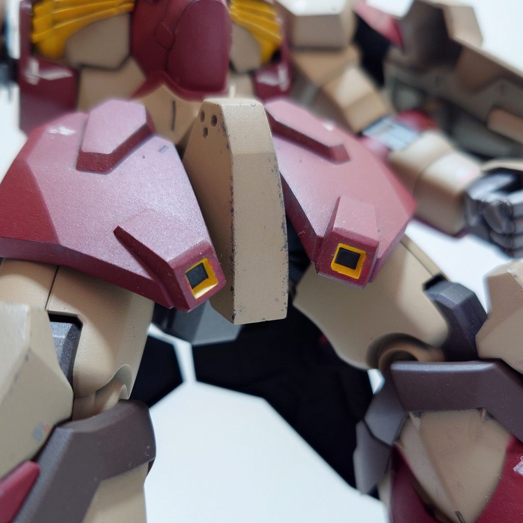 この凹パターンは底面を塗装でやろうとすると上手くいかないのは経験済なので、フィニッシュシート貼り付けが良いです。詳細はリ・ガズィの投稿見てってください。