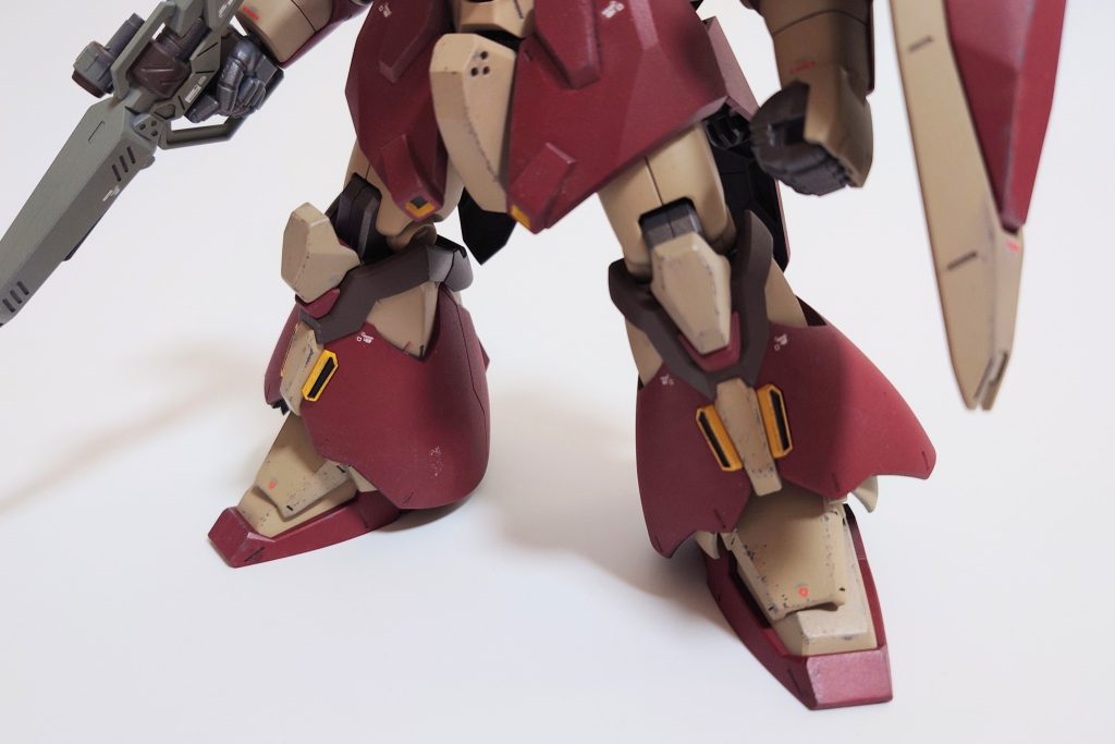 普段あまりウェザリングしないんですが、メッサーは脚部〜下半身中心にやり過ぎない程度にエナメルスポンジチッピングを少々。