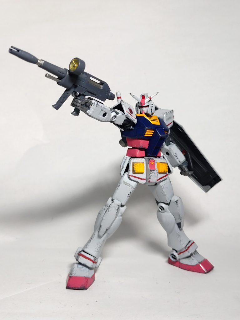 ビームライフルはHGUC(リバイブ)より拝借。実はEGの物より厚み以外は小さいのに驚きでした。