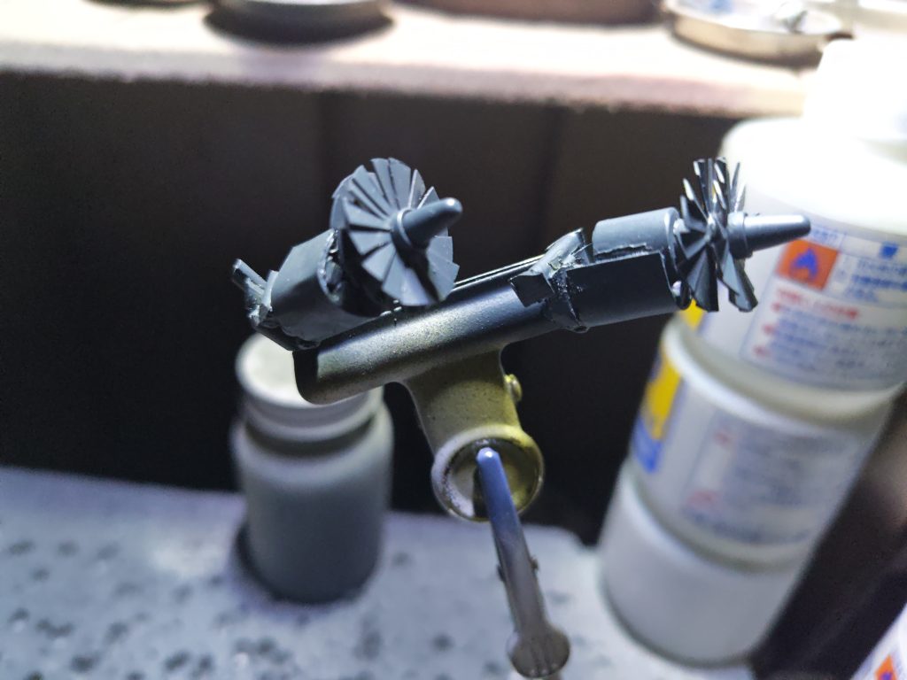 タービンファンエンジンモーター…ネーミングがバラついてますが、何気に両方とも二枚刃にしています。