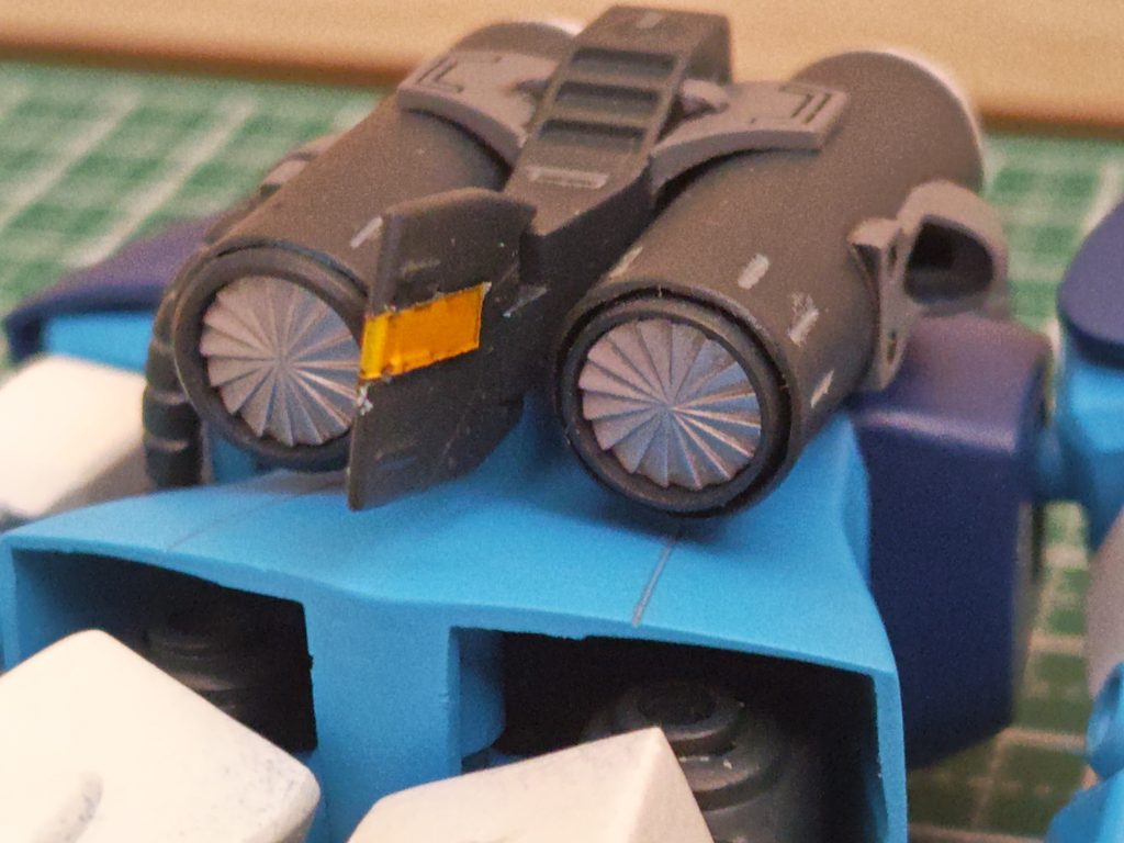 背部のジェットハイドロポンプエンジン（？）は設定でカラーも造形もシンプルだったので、スクリューを付替え、フィンにはライン入れて、ついでにカラーも何色か追加して情報量増やしてみました。