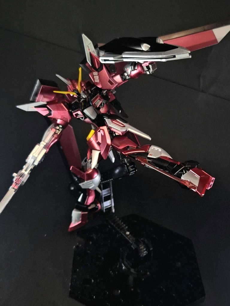 MMI-S2M5/X カルキトラ ビーム重斬脚インフィニットジャスティスのMR-Q-15Aグリフォンビームブレイドと同じく脚部に搭載されたビームブレイド。