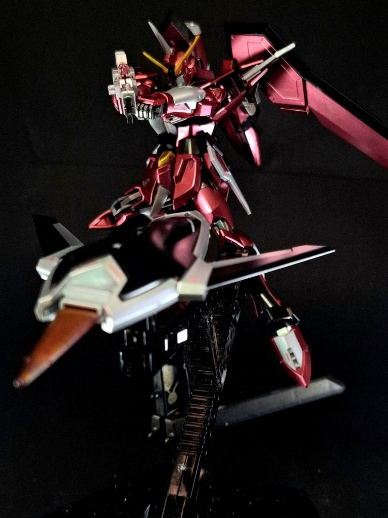 RQM75 フラッシュエッジ4 シールドブーメラン投擲武装としての使用も可能な大型シールド。ブーメランとして使用する際には側面から飛行翼が展開し、先端部からビーム刃が発生する。