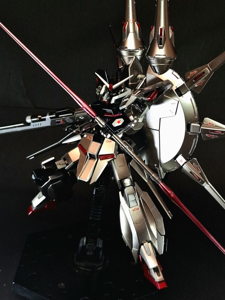 MA-M80S デファイアント改ビームジャベリン脚部に収納されたビームジャベリン。左右に格納され、単体でビームサーベルとしても使用可能。発信器を連結する事でハルバード形態での運用も可能。