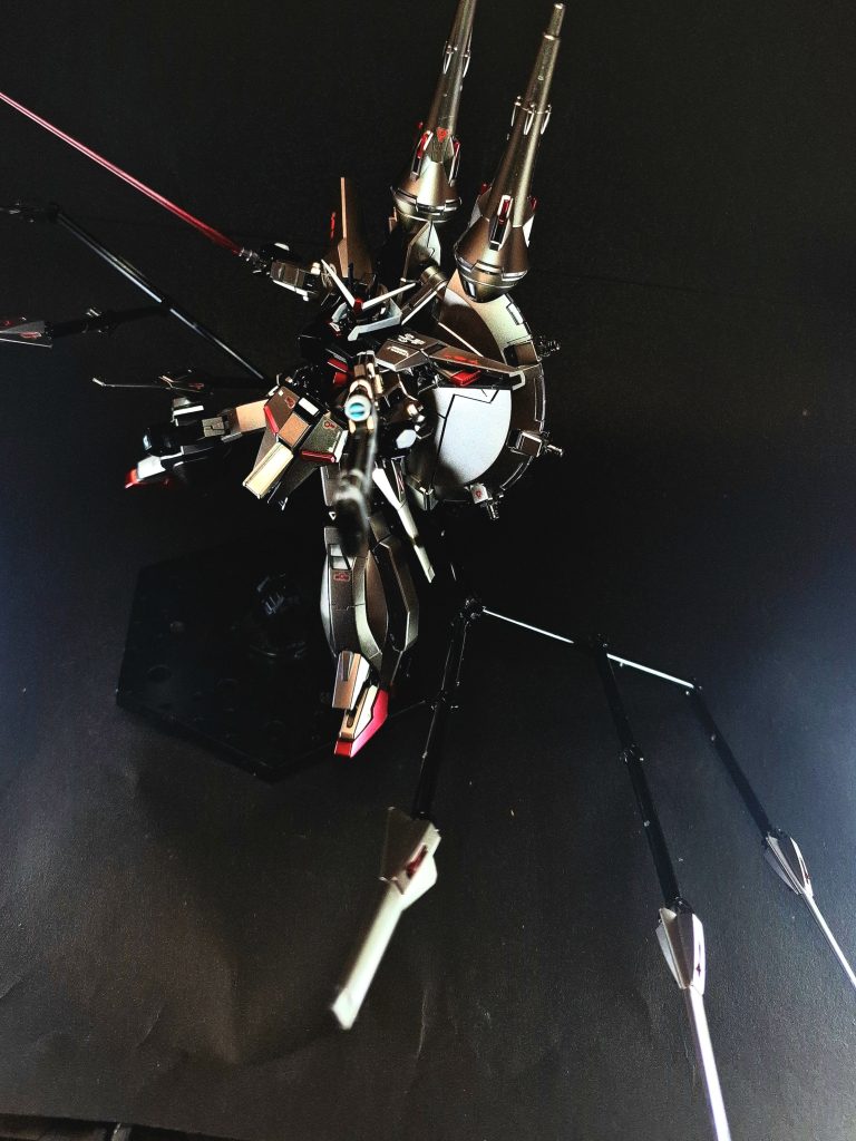 GDU-X5 突撃ビーム機動砲背面に6基、腰部左右スカートに2基装備された小型ドラグーン。射出した状態での遠隔攻撃に加え、重力下では装備されたまま可動し、固定武装として敵に対して砲撃する事も可能。