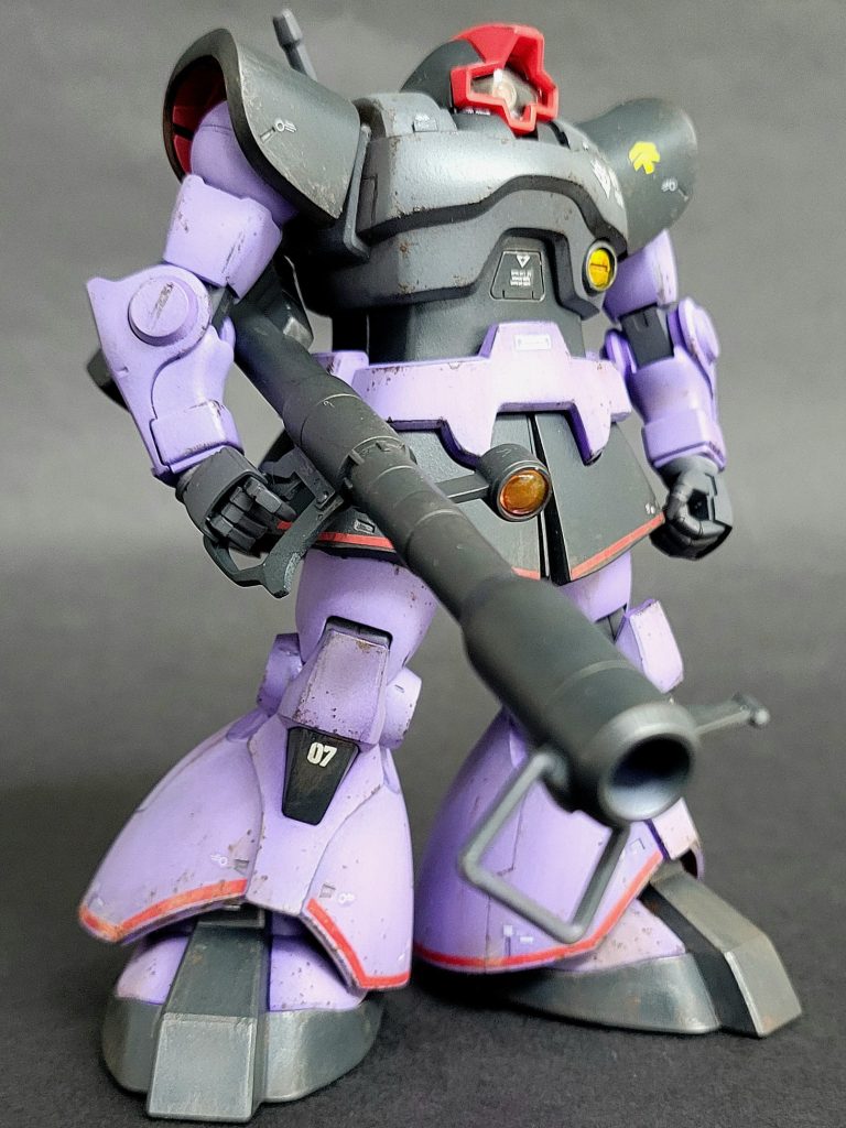 手首は大きすぎな印象なので小型化。