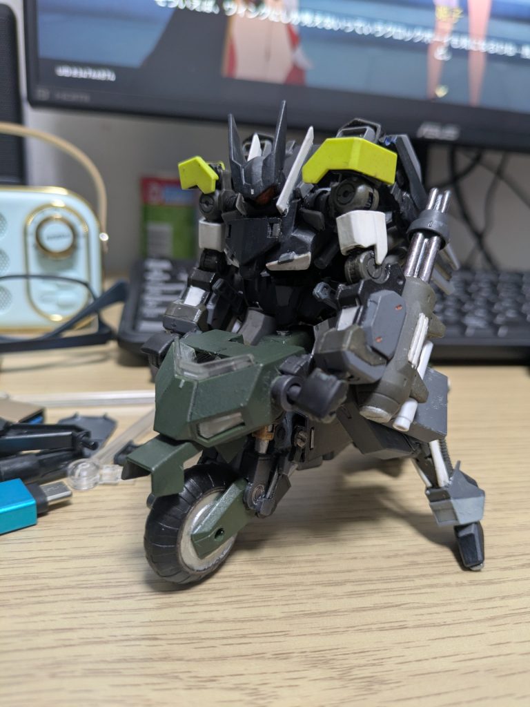 カスタムしたバイクに乗せてみたり