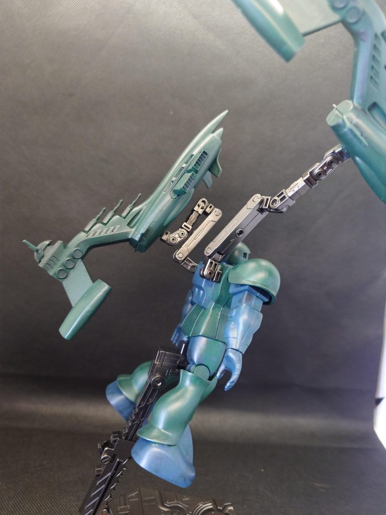 デカい、バランス悪し。