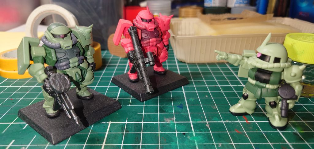 作品名：ザク、いっぱい…<p>ザク（昭和）「なんだ！チミ達は？やけに脚の長いザク？だな！」 ザク（令和）「え？ザクっすよ　お仲間じゃないすか？（半笑い）」 ザク（昭和）「クッ…少しばかりスタイルがいいようだが、今はMSの手が足りないんだ　指揮下に入っ [&hellip;]</p>
