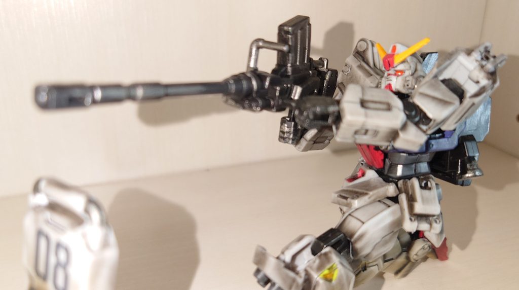 輝き撃ちに挑戦! 盾は台座で嵩上げして、下を隠してます 盾の下半分も脚と同じウエザリングしています 地面に置きますからね!