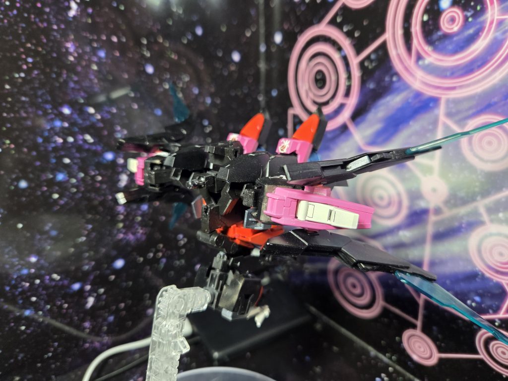 機首を畳んでバックユニットに