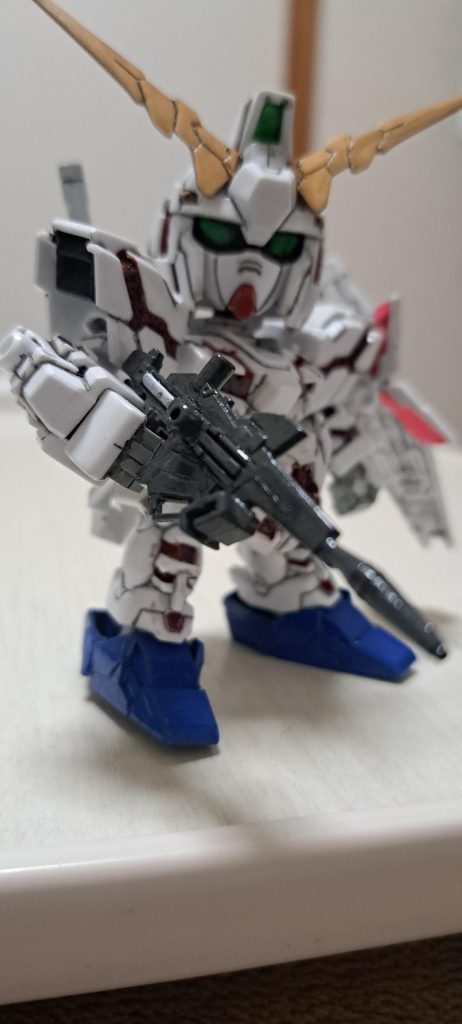 ライフルはグレー1色にシルバーをちょっと塗っただけ。