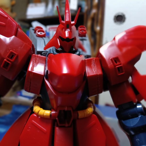 B-CLUBの改造パーツ…所謂イメージボード仕様なのでロングライフルと長いプロペラントタンク、ファンネルコンテナが長くてファンネ自体が斜め前にセットされてるんよね。当時作成しなかった理由も思い出した…やはり工業製品たるプラモデルと比べるとエッジはヌルいし歪んでるし、重いし…でなんだかなぁ～なんだよね。まあ今回はあまり深く考えずに作ろう…&nbsp;（4枚目）