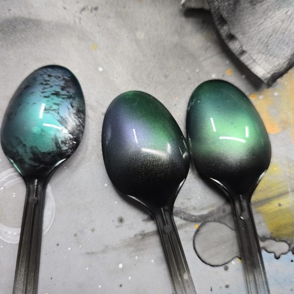 思った色にならない…