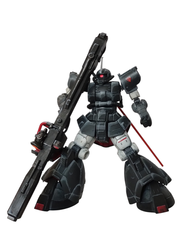 コチラはビームバズーカ持ちの正面です。デカールは全部で3枚と凄く少ないですが全体のカラーに合わせ赤を使用しました。