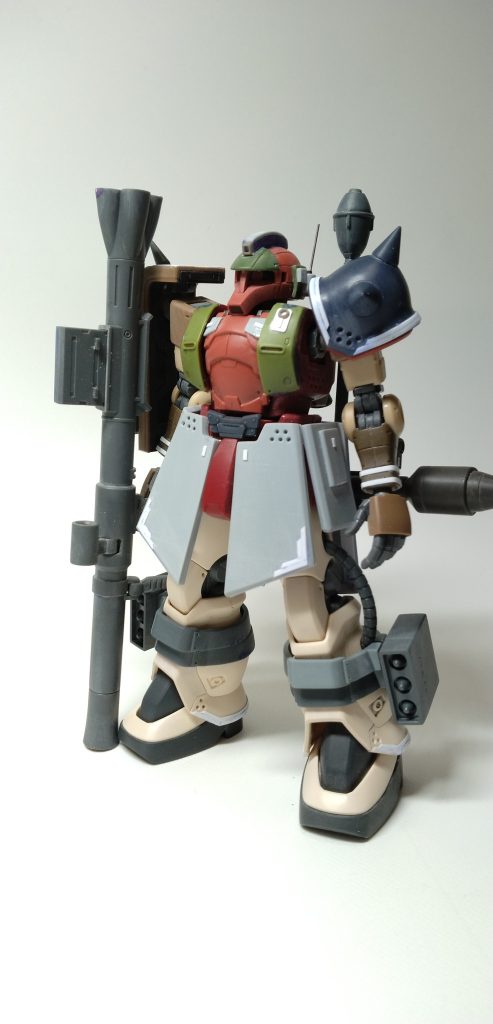 塗装前状態でご覧の通り色々なザクのパーツを組み合わせで、地上用高機動型の腕やF2の足は毎回余ってしまいますね(笑)