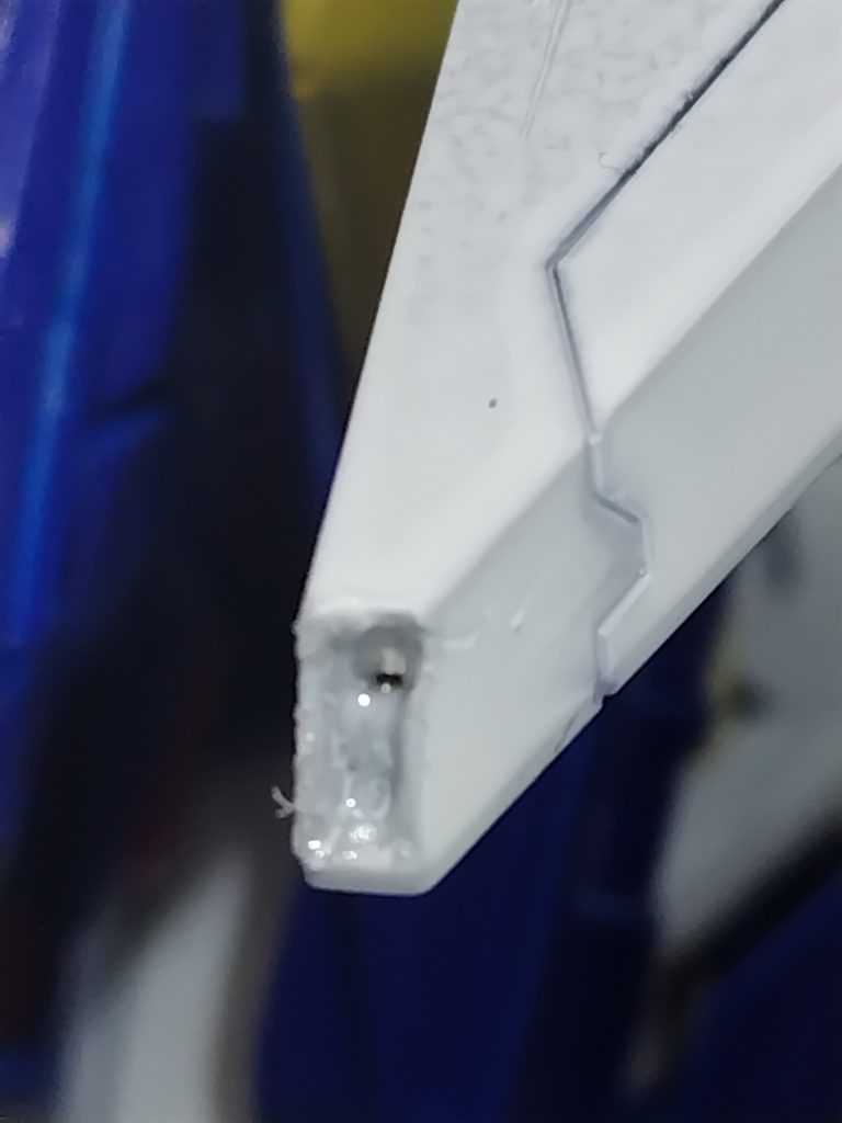 エクバ､Gジェネなどのゲーム版武装であるメガ粒子砲は1.0mmマズルを使用しております｡