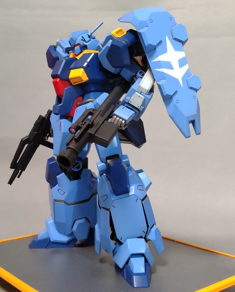 マークは単純形状なので、マスキング塗装しましたぁ～♪