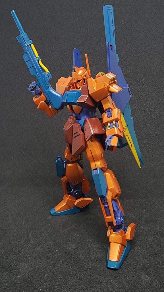 ライフルの黄色は特に突貫で塗ってるので雑の極みです…。