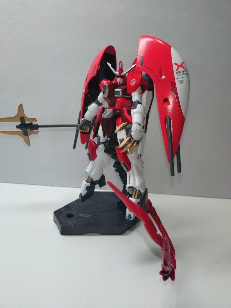 全体像パイロットがエクステンデッドのアウル・ニーダだったので劇中よりも少し殺意増々感が出るように手は、バルバトス、尻尾はギラギラーガ、武装のMX-RQB516ビームランスは鎌の部分をもう一つ増設。