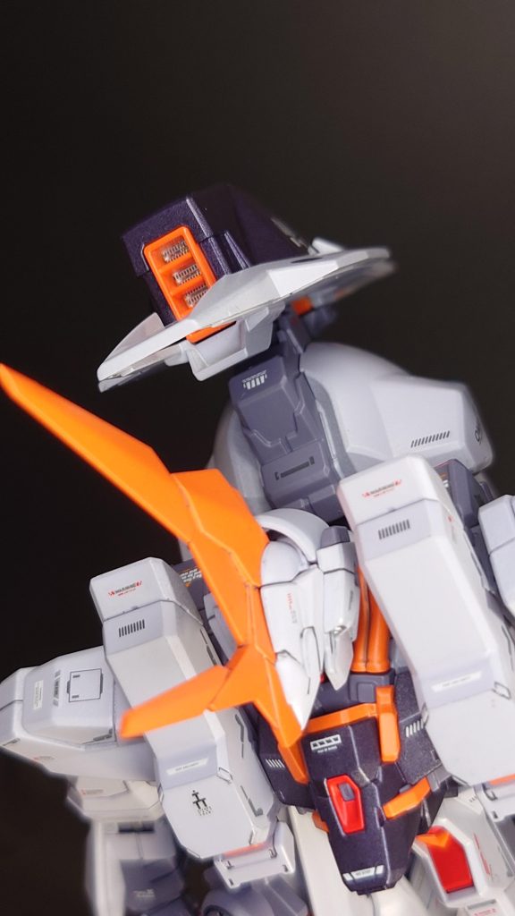 シールドブースターのダクト部分?はパーツを輪切りにした上でスジボリ堂さんのエッチングパーツ(鋼魂)を挟み込み、再接着してみました。あまり目立ちませんが個人的に気に入っている箇所です🍀