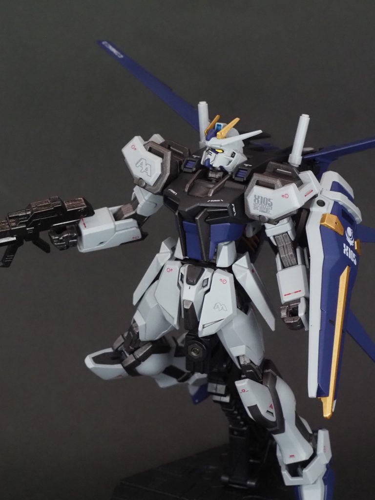 グレーの機体色は戦闘機らしさがあってエールと合う気がする。