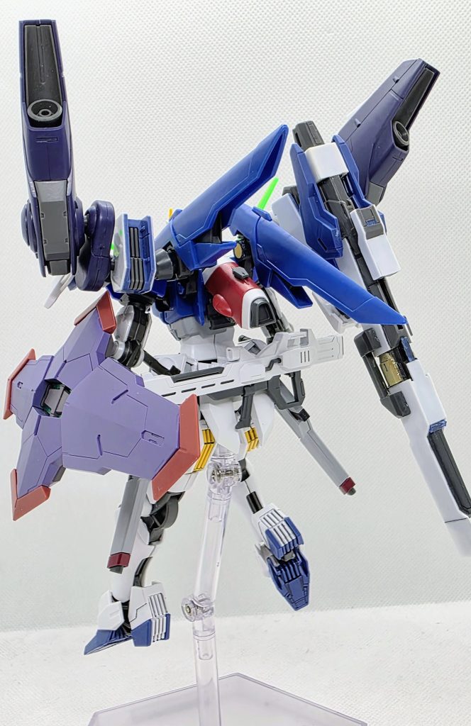 劣化コピーっぽくなるよう見てパクれるようなパーツと汎用や流用武器を選びつつ、少しオリジナリティーが出る様に弄りました。