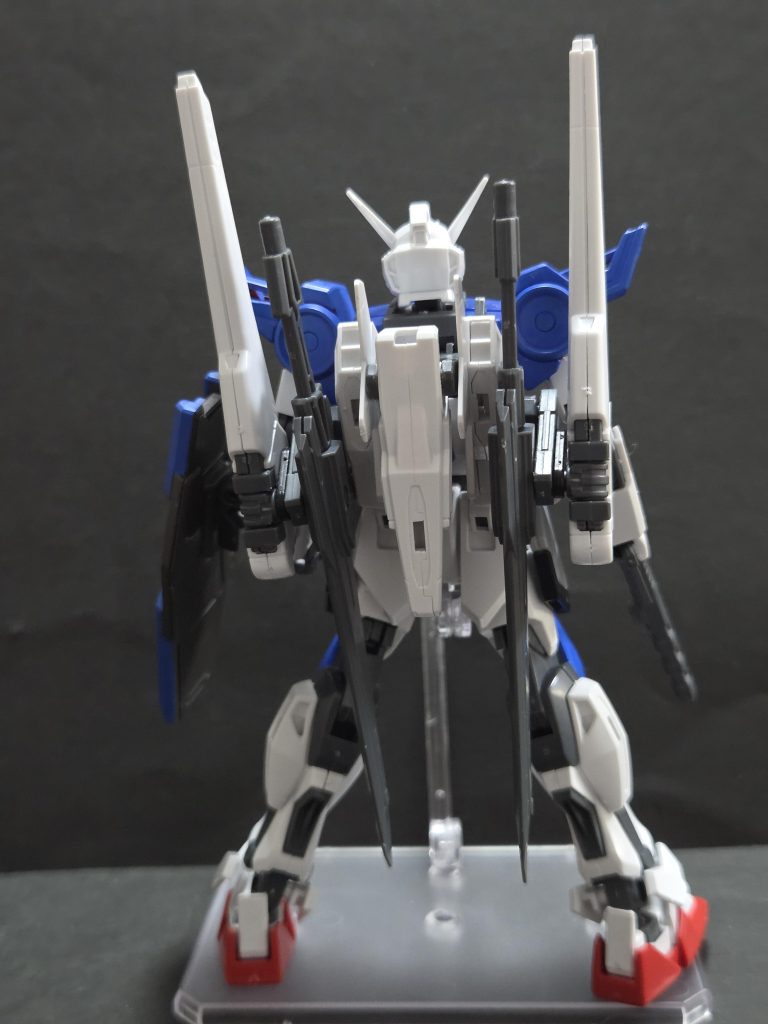 うしろひじょーにゴチャゴチャしてますね。