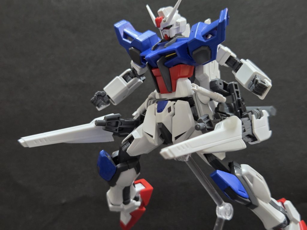 バックパックを変形させると、「高濃度粒子圧縮ビームキャノン」の発射携帯へ移行！その威力はフリーダムガンダムの「バラエーナ」にも引けを取らない。