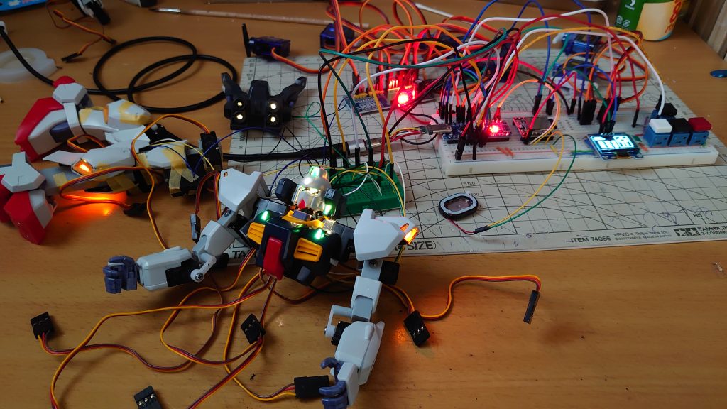 配線チェック。この時点で無事に導通していることを確かめておきます。大事な工程です。