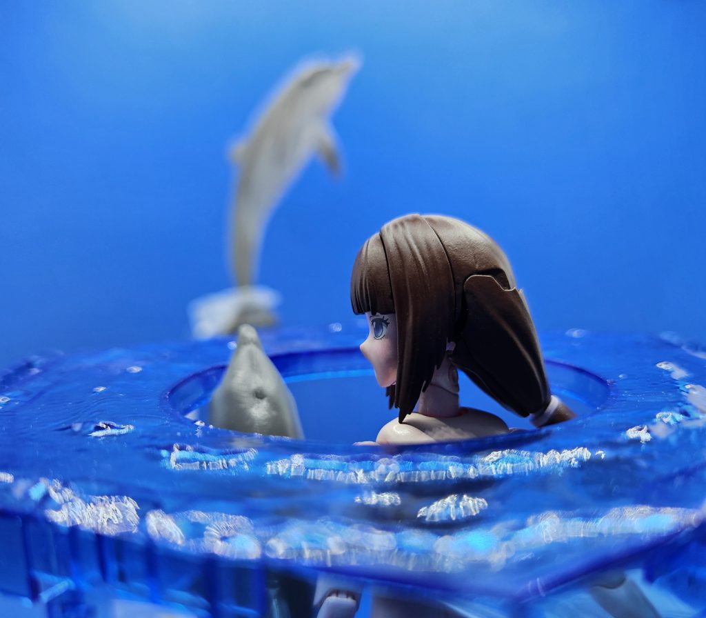 「そう……彼女がみんなを守ってきたの。」白いイルカのフィギュアがないので普通カラーので代役前に作ったガレキにはあるんだけどこの撮影には向いていないんですね