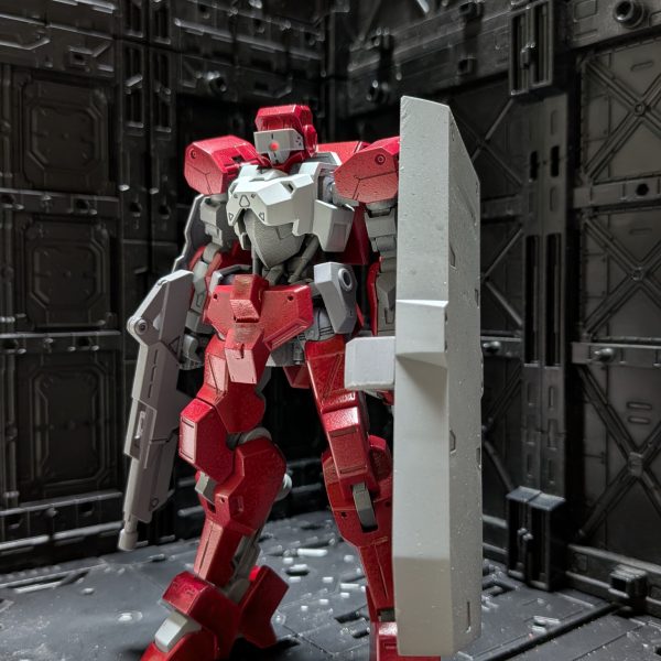 本体塗装終わって、あとはデカール貼ってつや消し吹けば終わりの予定です。一度に4体は出戻りリハビリモデラーには無理がありました。（5枚目）