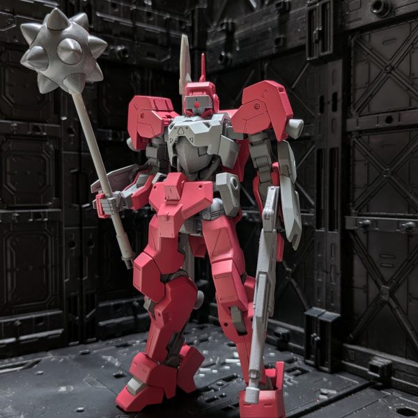 本体塗装終わって、あとはデカール貼ってつや消し吹けば終わりの予定です。一度に4体は出戻りリハビリモデラーには無理がありました。（3枚目）