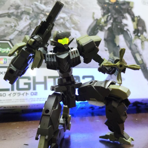 あとでちゃんとミキシングしてガンプラにするので、削除だけはご勘弁を！！商品名のごとくちゃんと30分で組めたのはオドロキ。バンダイ驚異のメカニズム。アーティファクトよりランナー数パーツ数少なく、モナカ割もなくとっても親切設計。これで730円ならガンプラ改造素体として、ジャンクのガンプラ買ってくるよりずっと安くてコスパいいですね。顔のヒゲは要らないですが…。ミッションごとに着せ替えできる汎用性の高いジム系統のエコーズ仕様とか、イケるかも？明日の晩、ハサウェイ2周目行ってきます。入場特典が新しくなるのだとか。おいおい、毎週映画館に通わせる気ですか…。でも通ってしまうほどのすごい映画ですけどね(汗)。（6枚目）