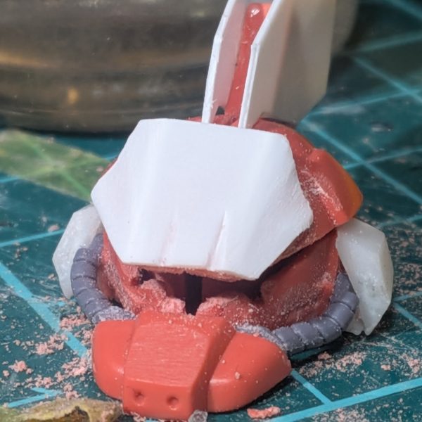 キースのゲルググで踏ませたい女ぁがいるので作成中。昔からこのゲルググマリーネのプロポーションが大好きでした。HGUCのゲルググマリーネを見てもナンカチガウ感があるので作ってます。とにかく目指すのはマッシヴでキースに踏ませたくなるゲルググ（？）全体的に思いっきり崩してヨコに広げてます。&nbsp;（4枚目）