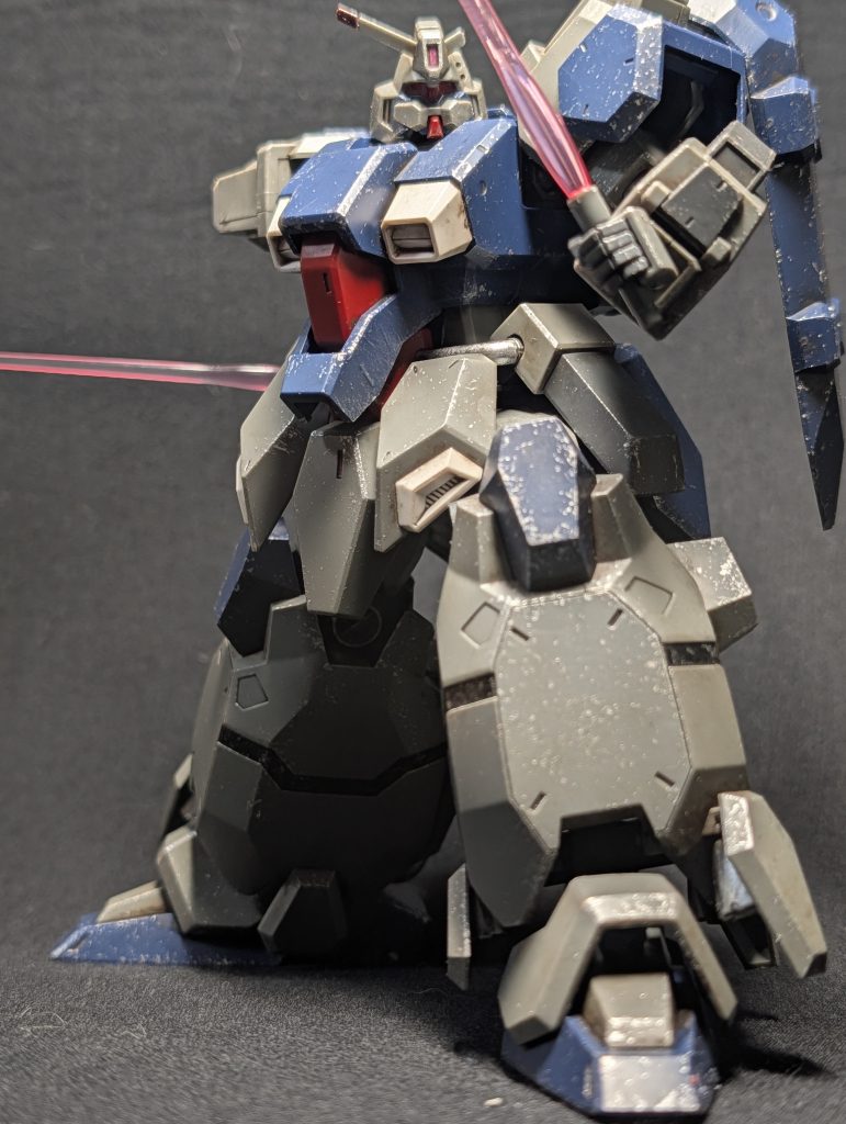 どっしりとしたフォルム、めっちゃかっこいいですけど、劇中ではあまり活躍せずに撃墜されたりしてますよね😂