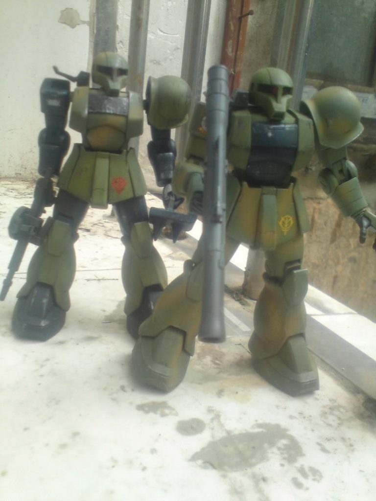 HGUC•ザクI(迷彩化)