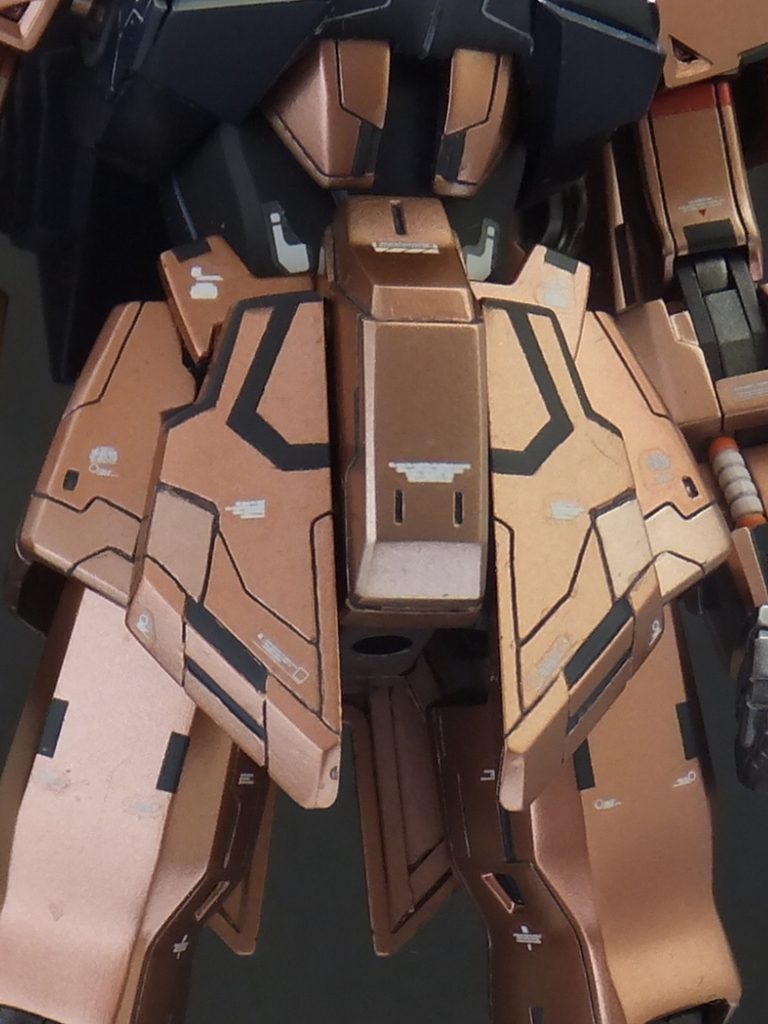 腰部を前から。