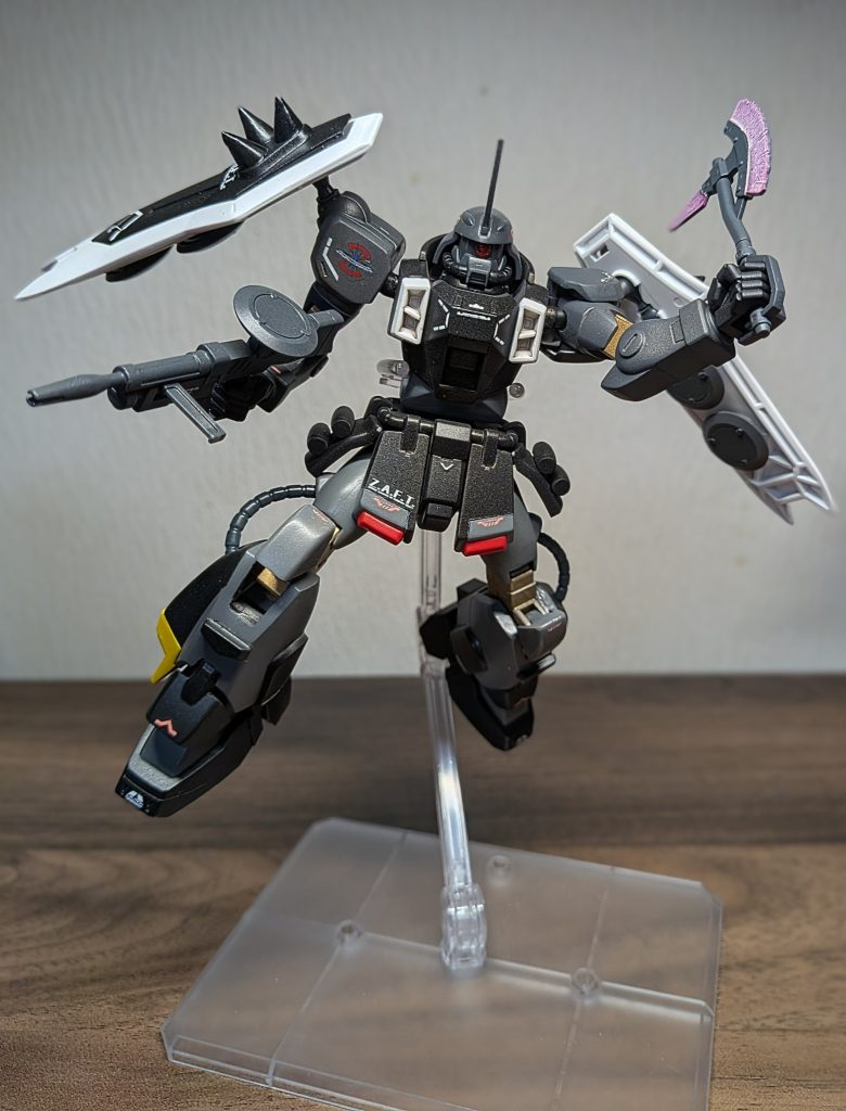 投げられてばっかのビームトマホークで攻撃！