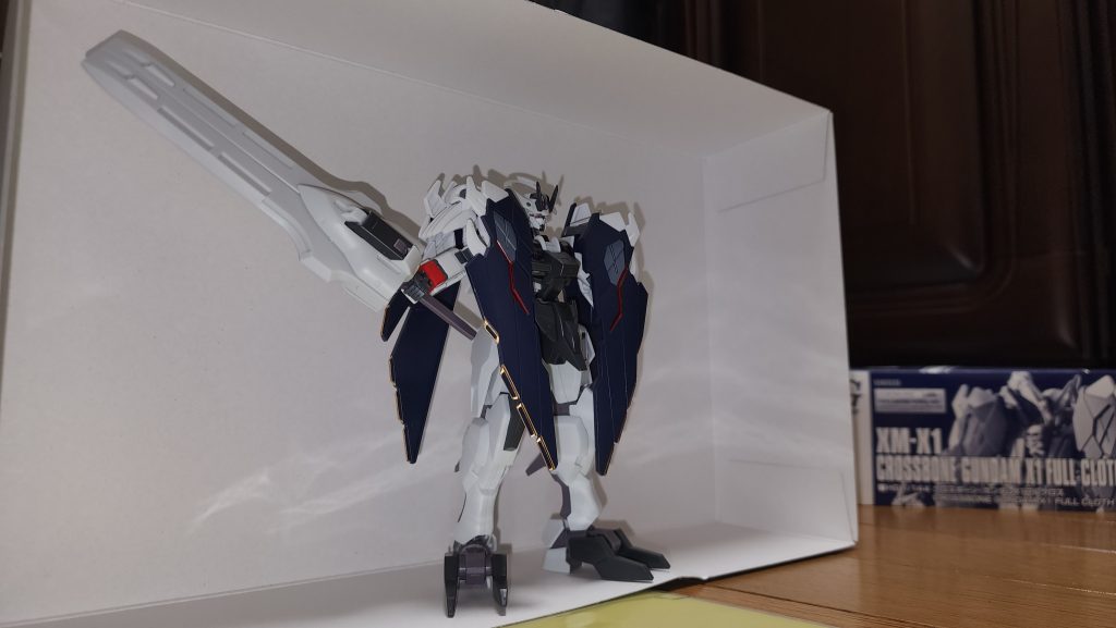 背景がゴリゴリの部屋ですみません🙇‍♀️別角度からだとこんな感じですね後にシュバルゼッテの再販が来たので購入してメインの画像になったって訳です