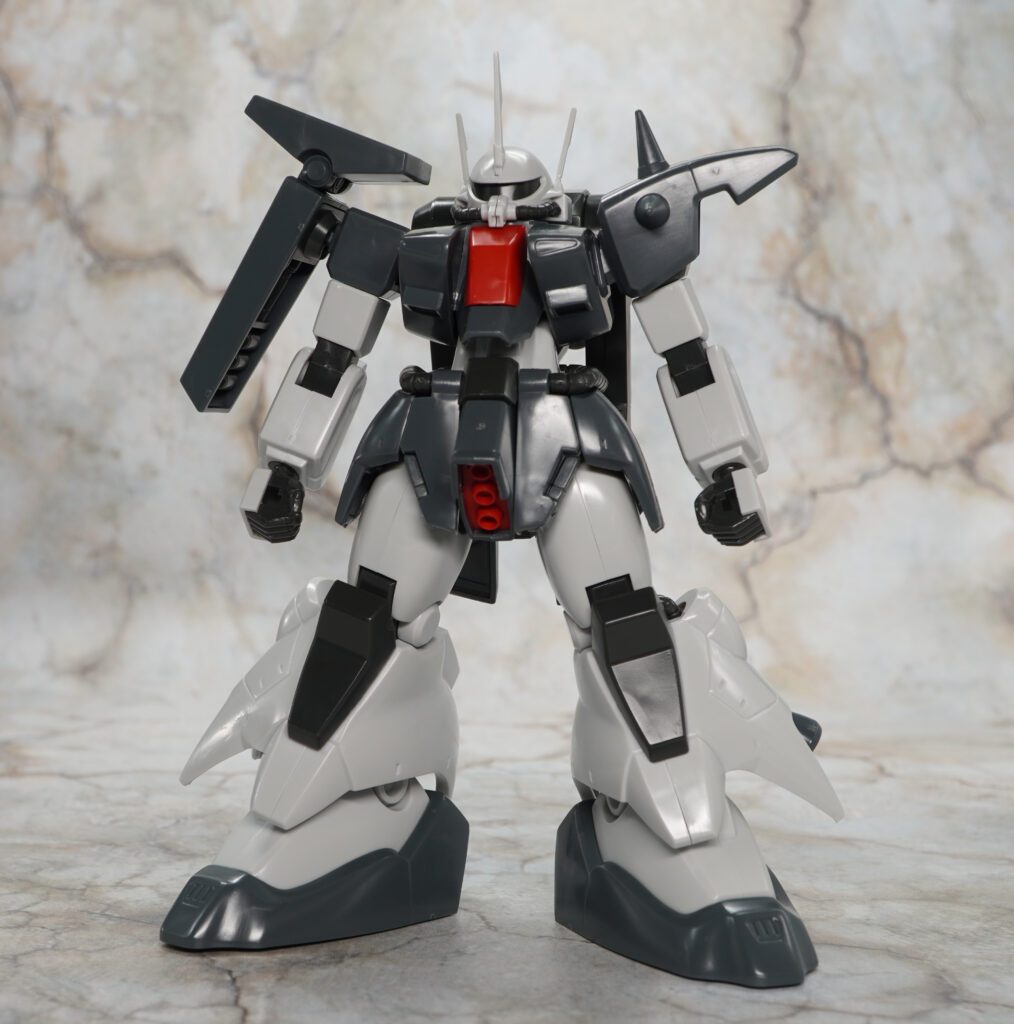 （画像は借り物）こちら改修前。いやーーキツいっす。ディテールの甘さ以上に構造がヤバい。顔の真ん中に合わせ目とか、現代からすると卒倒しそうですｗ スタイルで気になったのはウエストより太い太腿と、異常にデカい足首。そして足のアウトラインが合ってないのが超気になる。ハの字の胸部もちょっと。腰アーマー小さすぎ。顔もなんかスターウォーズに出てくる奴みたいで嫌。要するにほぼ全部ｗ