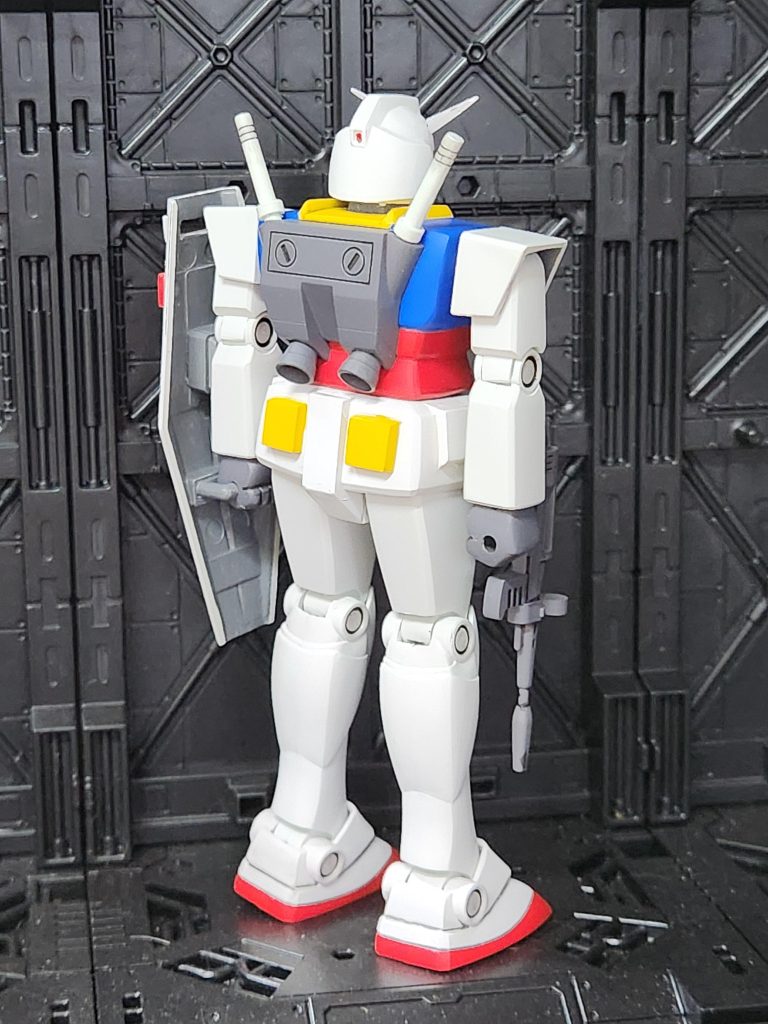 なんかさみしかったのでバーニアだけつけました。シールドはマグネットで保持してます。