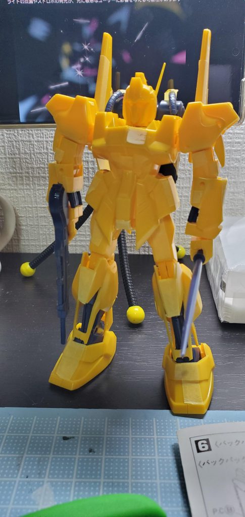 仮組み時点ではサーベルを持てていた…そして成型色のおかげでマステが目立ちません(笑)