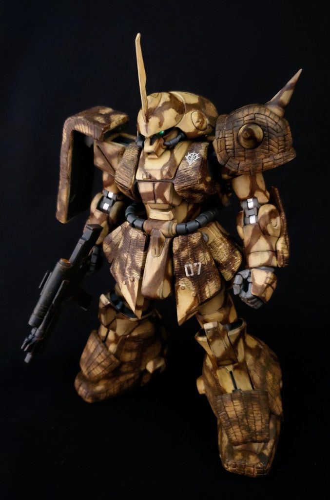 少々自信の技量をオーバーしていたので非効率な作業になり時間がかかってしまいました。近藤和久氏の漫画に登場するマラサイの中でG型と呼ばれる陸戦タイプを作例を参考にアレンジしたものになります。