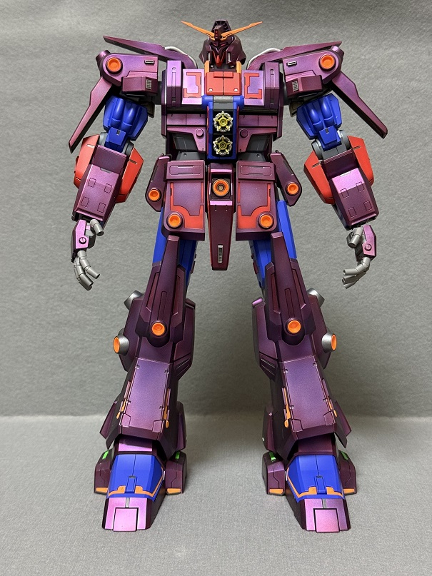 デカールは似合わないように思えて、今回無しです太ももが細くジャイアント馬場状態を軽減できるように2mm太くしました(正確には2mm増しで妥協)技術がぁ・・・無理!