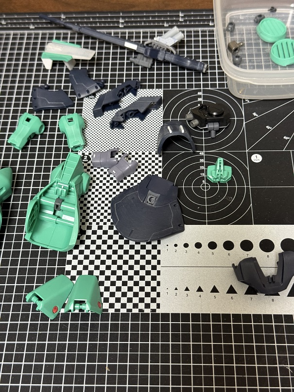 対MAキョウ・ミューラ専用機完成までもう少しそう、アムロも搭乗したあの機体です操縦できるパイロットも限られる為、少数しか生産しなかった設定が決め手でした次回、最後の出撃!妄想爆発してるMS製作です(^^♪みなさん2026年もよろしくお願いいたします。