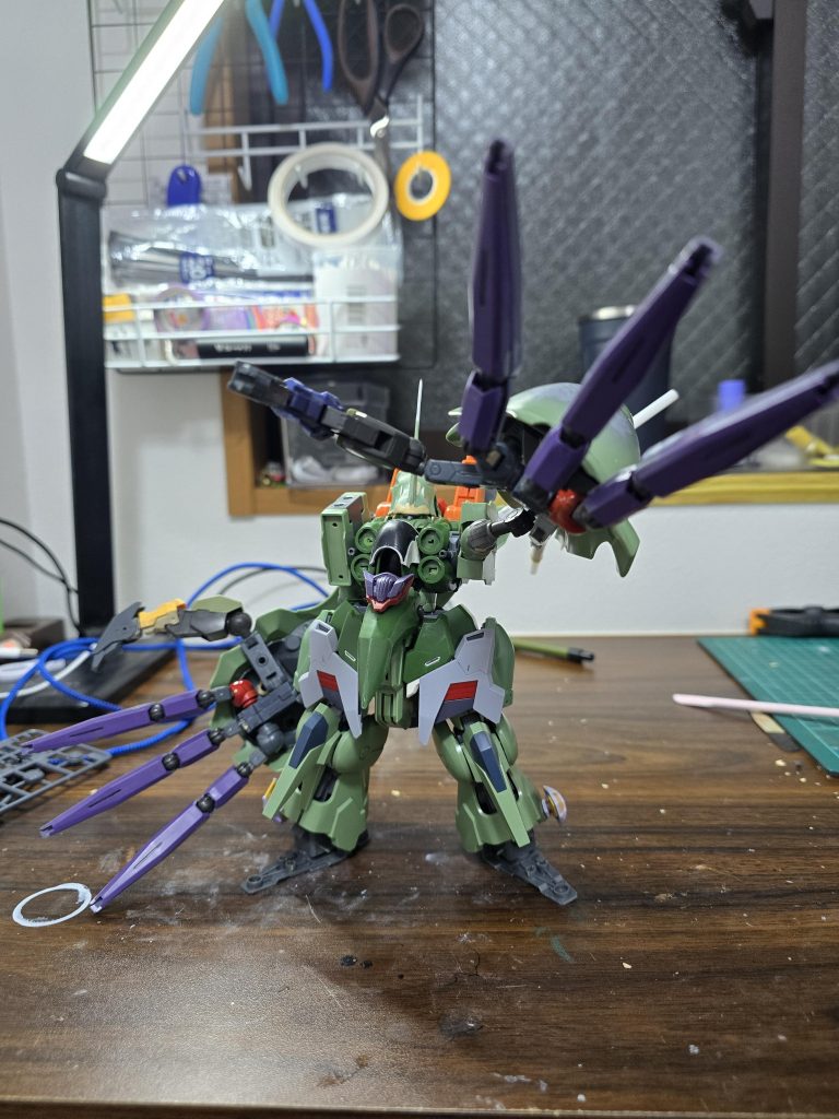 作品名：クシャトリヤのミキシングやっています。<p>年明けから制作中のクシャトリヤのミキシング、ようやく塗装に入りました！キャンディ塗装で仕上げる予定なので完成したら是非見てやってください！</p>
